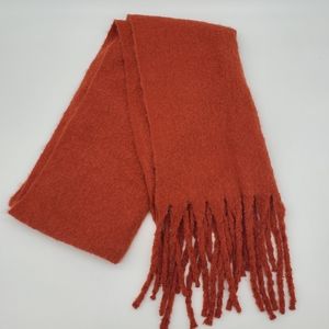 Scarf with fringes/blanket scarf